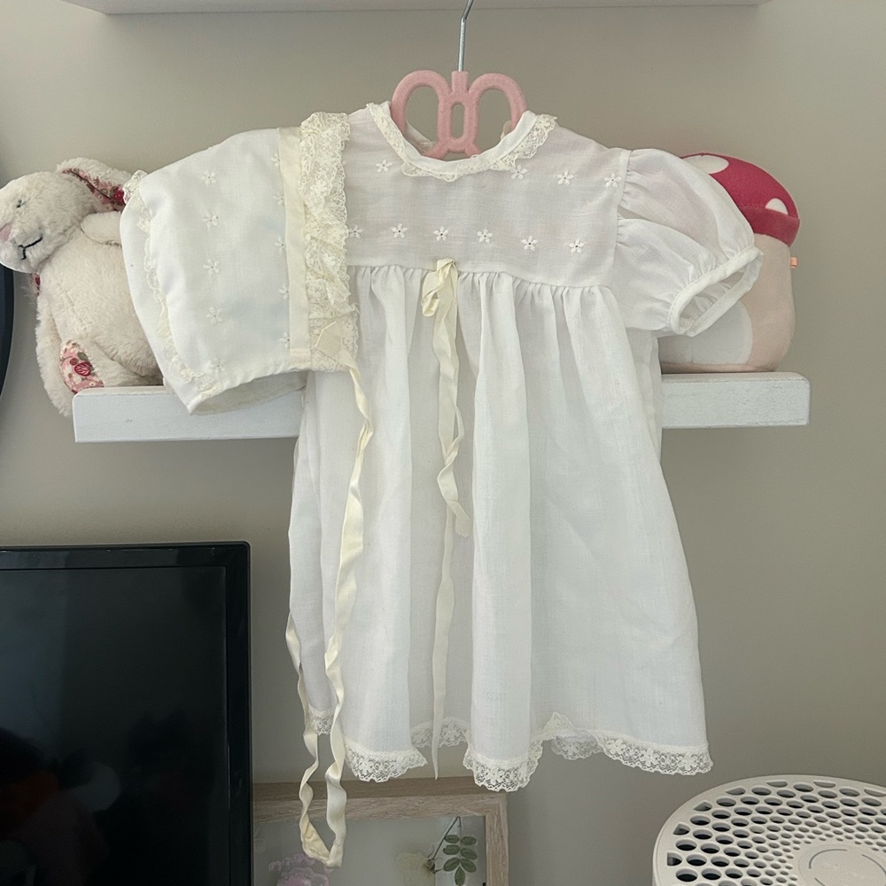 3/15 Vintage white baby dress with bonnet